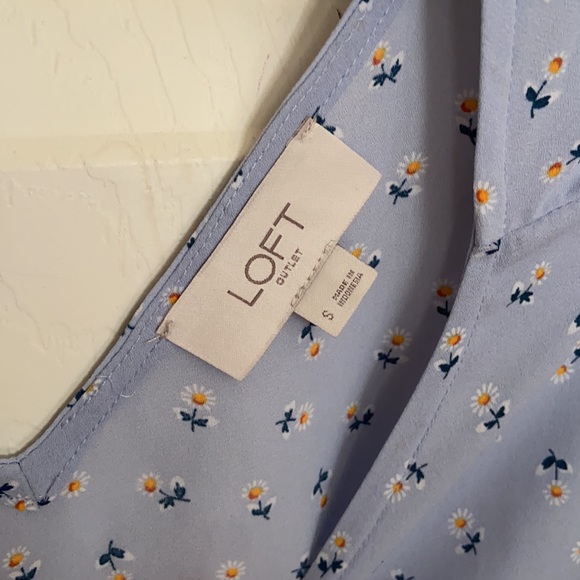 NWOT Loft Floral Blouse - Picture 3 of 3